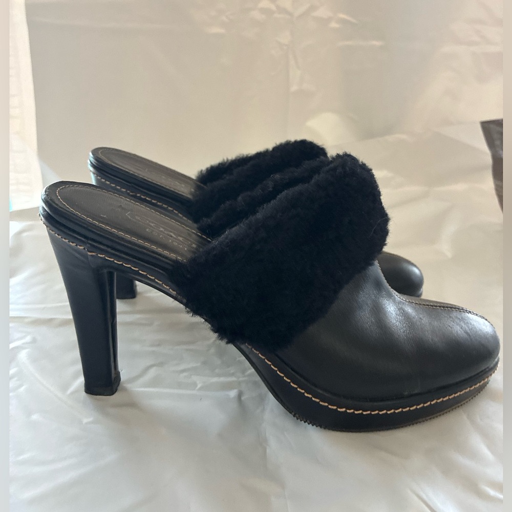 Coach Kacie Black Leather shearling Mules heels shoes 9.5 👡